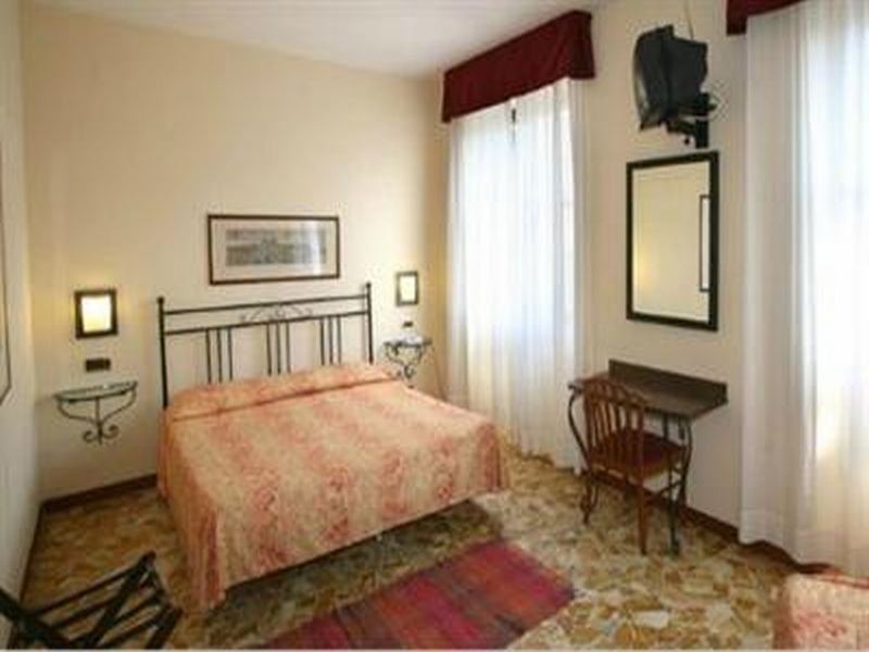 Hotel Ariston 比萨 客房 照片