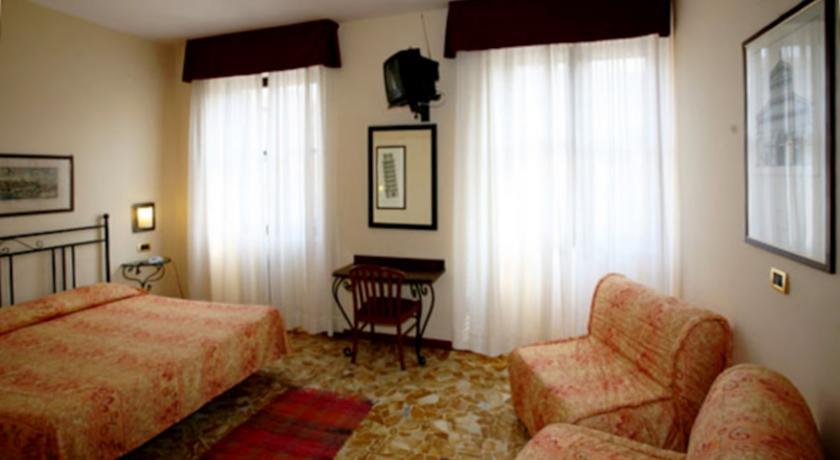 Hotel Ariston 比萨 客房 照片